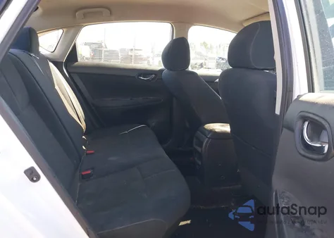 2017 Nissan Sentra S z USA, uszkodzony, nr VIN 3N1AB7AP7HY264064